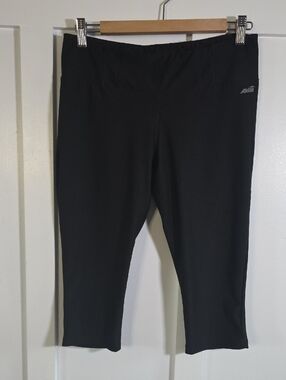 Avia Black Performance Crop Leggings - Athleasure/training-Size Medium
